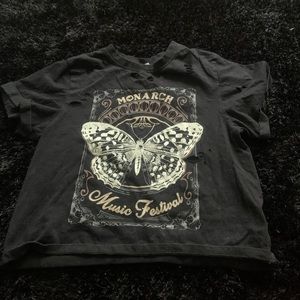 Small black cropped Tee